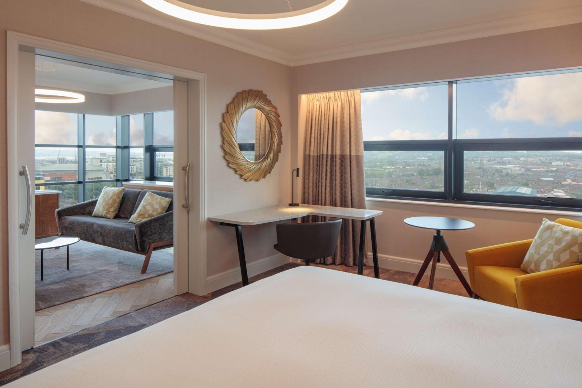 Hilton Belfast Hotel Exterior photo A suite at the hotel